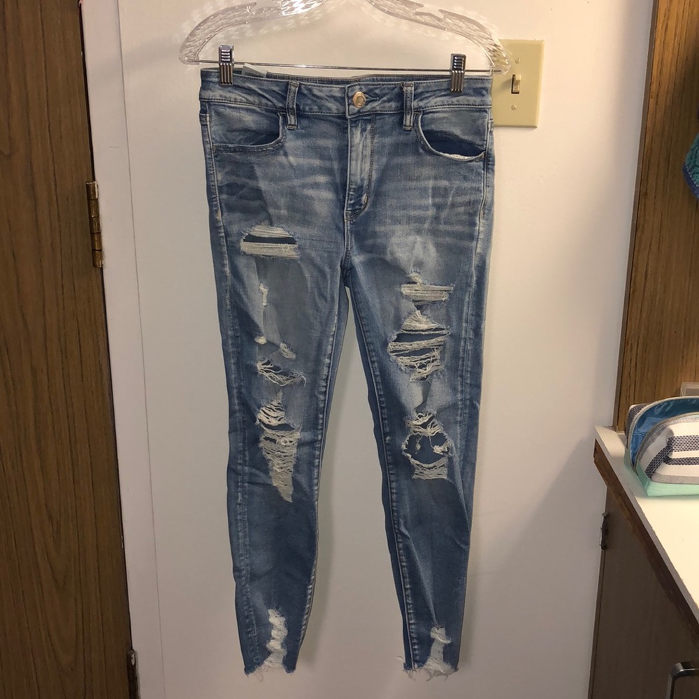 American Eagle skinny jeans with holes
